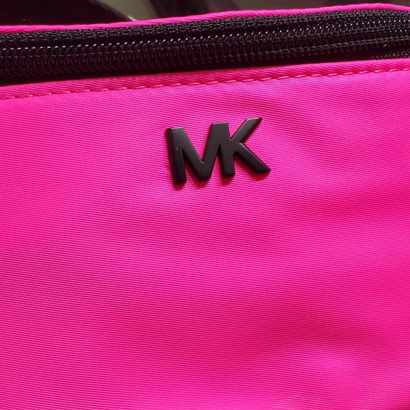 Michael Kors Pink Fanny Pack/Belt Bag - Picture 3 of 6